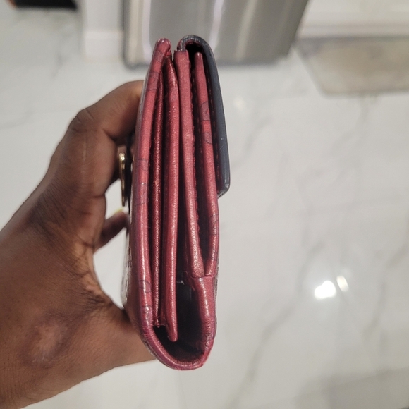 🔹️ Gucci🔹️ Vintage Guccissima Burgundy Wallet with Heart Snap ✨️💜 - Picture 6 of 15